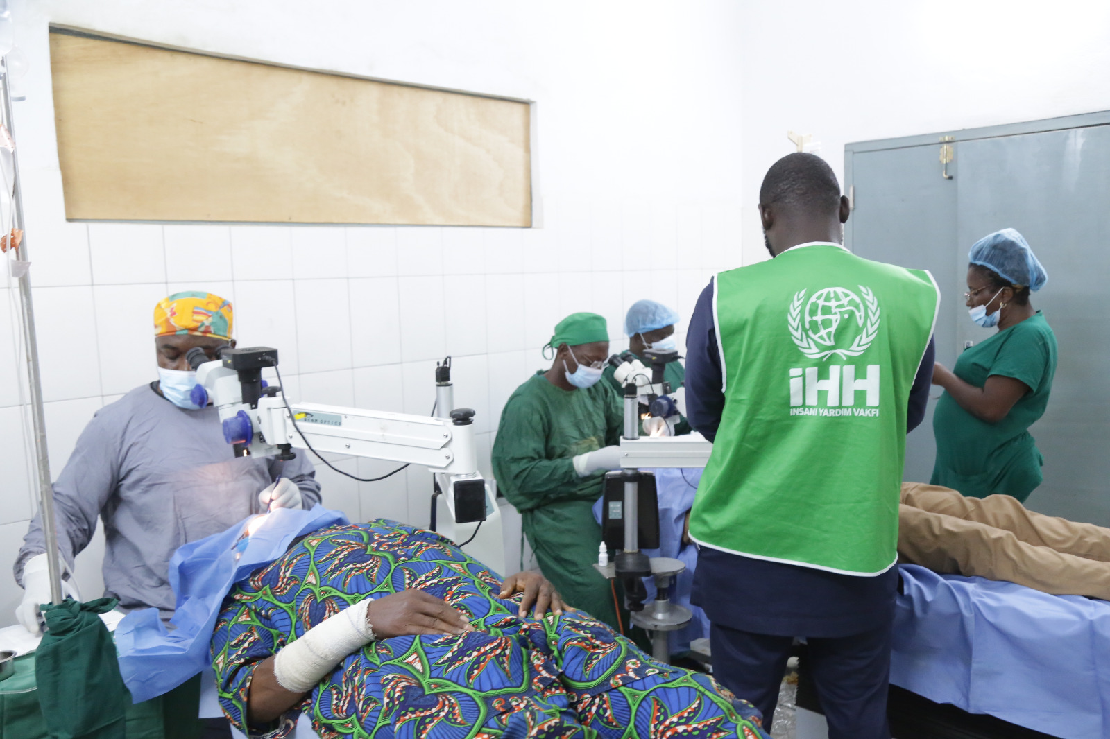 Campagne d'operations sur la cataracte