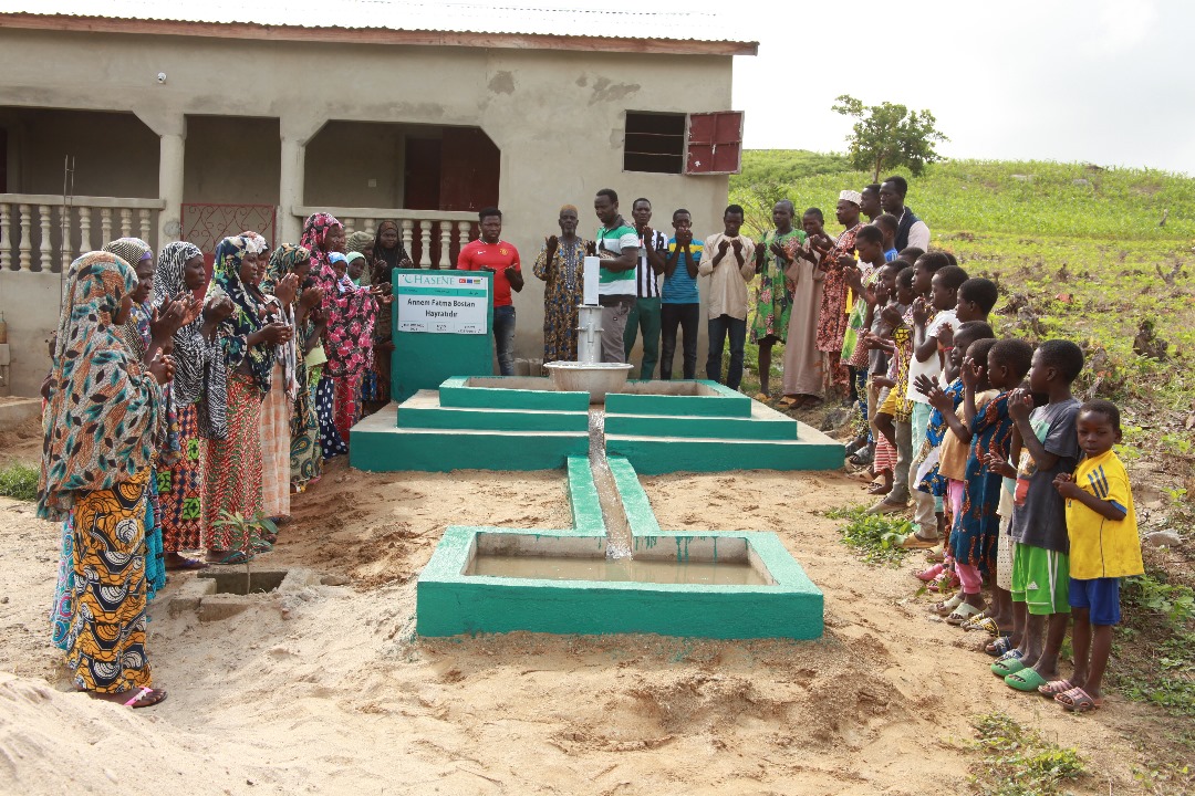 🚰 Forage avec Pompe à Main à Basar, Togo - Réalisé par CASE TOGO et la Fondation HASENE 🚰