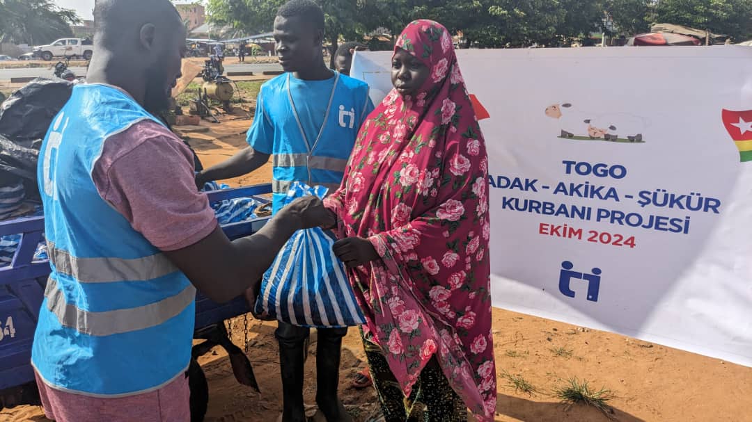 Programme de Sacrifices Adak, Akika, et Şükür