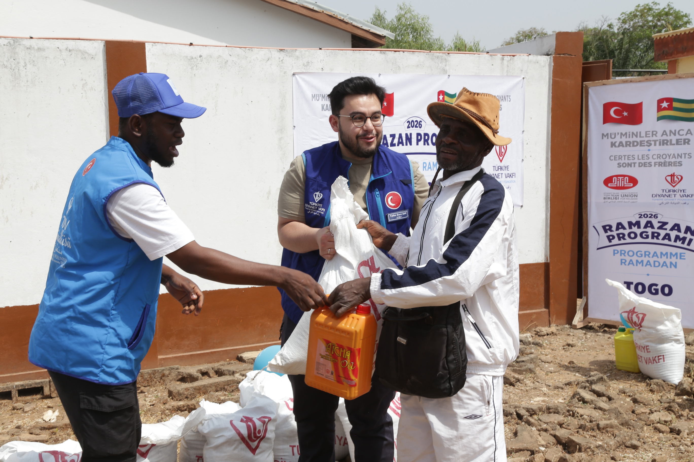 Ramadan au Togo : CASE TOGO et la Fondation Diyanet de Turquie distribuent des centaines de kits alimentaires aux musulmans